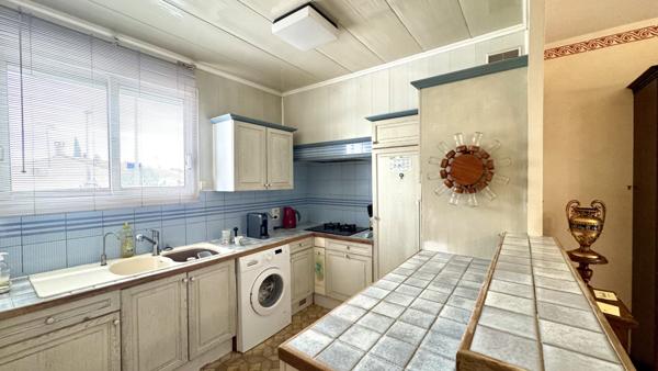 MAISON À POTENTIEL, À DEUX PAS DU CENTRE VILLE