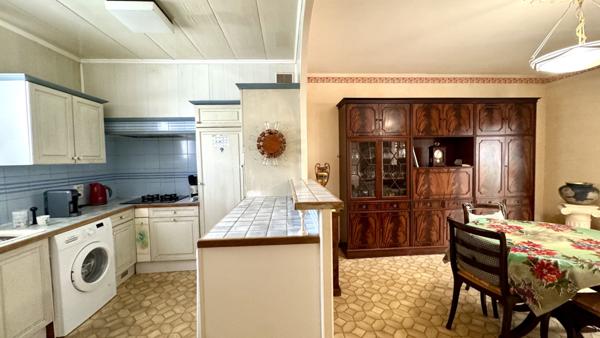 MAISON À POTENTIEL, À DEUX PAS DU CENTRE VILLE