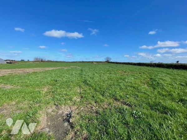 Maison à Vendre à Penvénan (22710) en Côtes-d'Armor (22)
Au calme de la campagne, longère avec...