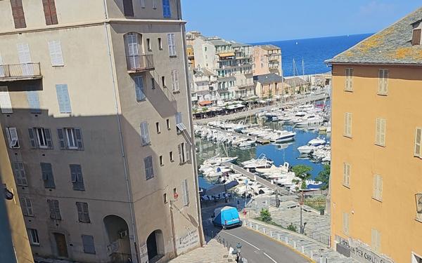 Appartement à vendre    2 pièces • 39,62 m2 Bastia