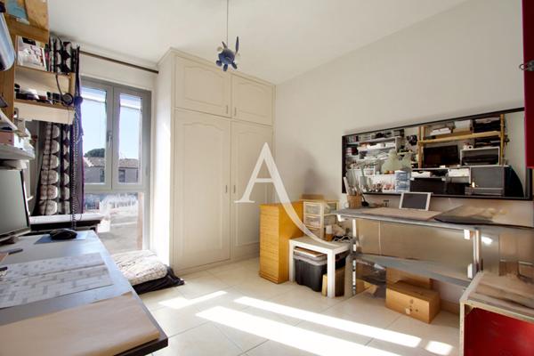 CASTELNAU-LE-LEZ - CENTRE VILLE - APPARTEMENT T4 AVEC VERANDA ET BALCON