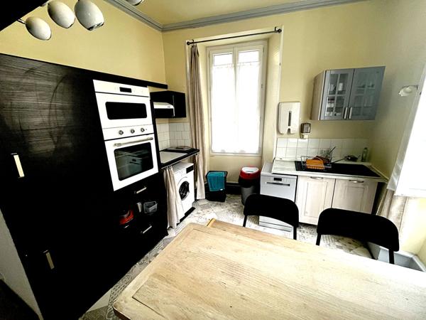 A VENDRE FOIX SUPERBE APPT T2 MEUBLÉ VUE CHATEAU