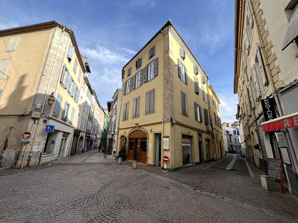 A VENDRE FOIX SUPERBE APPT T2 MEUBLÉ VUE CHATEAU