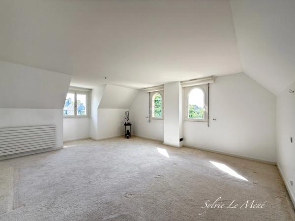 À vendre – Maison familiale lumineuse de 245 m² sur terrain clos de 1000 m², dans quartier résidentiel prisé de PONTIVY