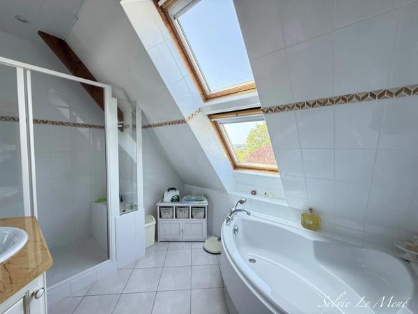 À vendre – Maison familiale lumineuse de 245 m² sur terrain clos de 1000 m², dans quartier résidentiel prisé de PONTIVY