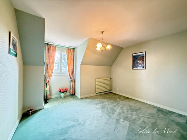 À vendre – Maison familiale lumineuse de 245 m² sur terrain clos de 1000 m², dans quartier résidentiel prisé de PONTIVY