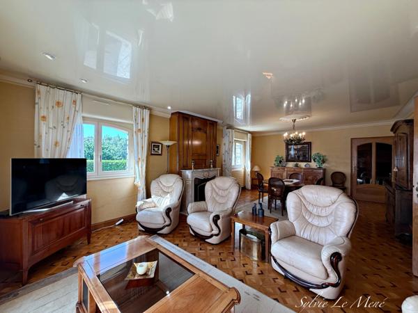 À vendre – Maison familiale lumineuse de 245 m² sur terrain clos de 1000 m², dans quartier résidentiel prisé de PONTIVY