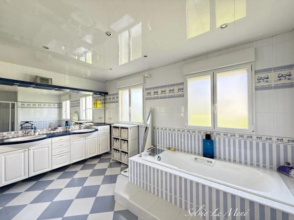 À vendre – Maison familiale lumineuse de 245 m² sur terrain clos de 1000 m², dans quartier résidentiel prisé de PONTIVY