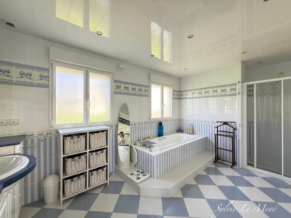 À vendre – Maison familiale lumineuse de 245 m² sur terrain clos de 1000 m², dans quartier résidentiel prisé de PONTIVY