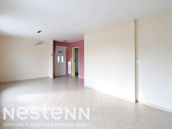 Maison de plain-pied avec sous-sol complet