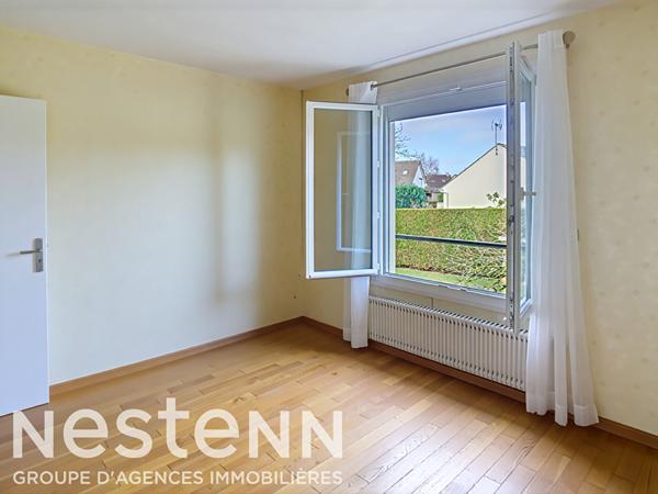 Maison de plain-pied avec sous-sol complet