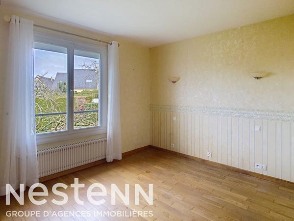 Maison de plain-pied avec sous-sol complet