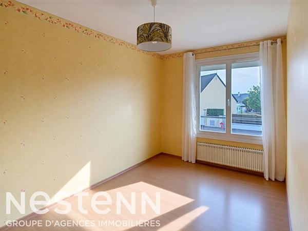 Maison de plain-pied avec sous-sol complet