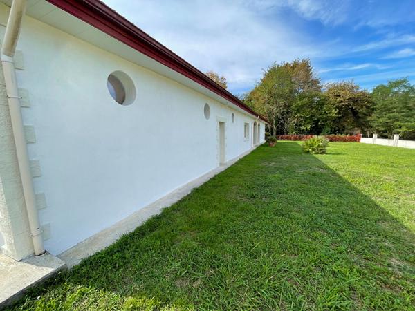 A vendre Maison Saint Pierre Du Mont 4 chambres garage double patio