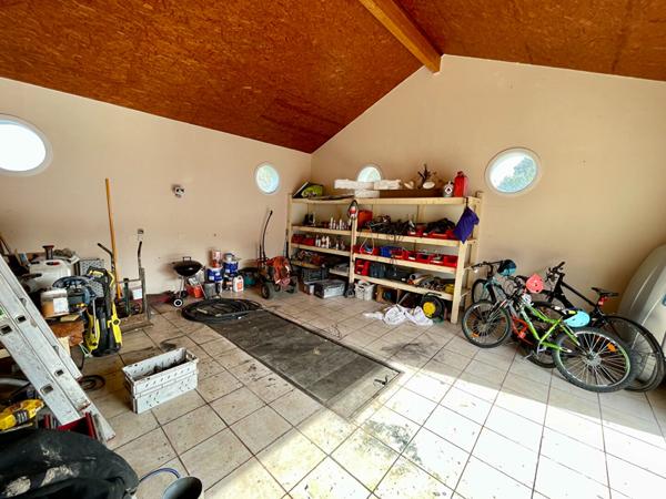A vendre Maison Saint Pierre Du Mont 4 chambres garage double patio