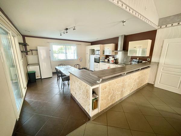 A vendre Maison Saint Pierre Du Mont 4 chambres garage double patio