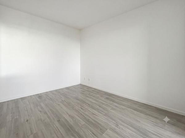 APPARTEMENT 3 PIÈCES AVEC LOGGIA ET PARKING ? PROCHE GARE