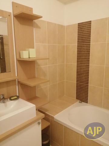 Appartement à louer Saintes : 3 pièces, 66m² avec 2 chambre(s) à 735€ - AJP Immobilier Saintes