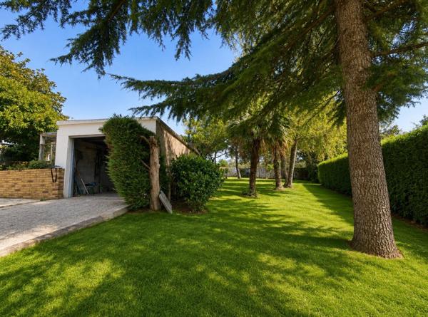 Maison 6 pièces - Fort potentiel -St Philbert de Gd lieu- Terrain clos 900 m2