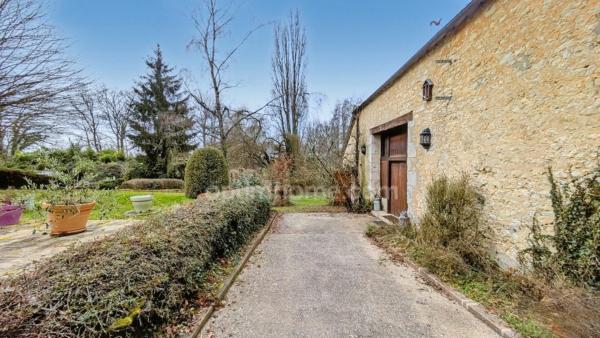 Propriete deux longères à l'orée de la foret