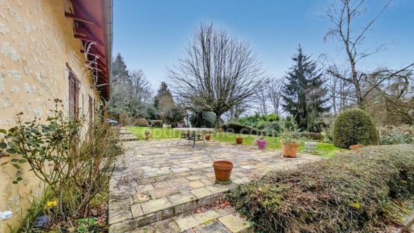 Propriete deux longères à l'orée de la foret