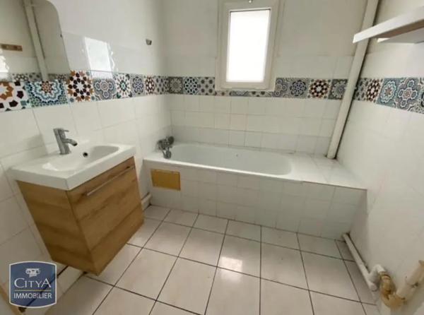 Appartement à louer 3 pièces 61.84m² Saint-Denis (97400)