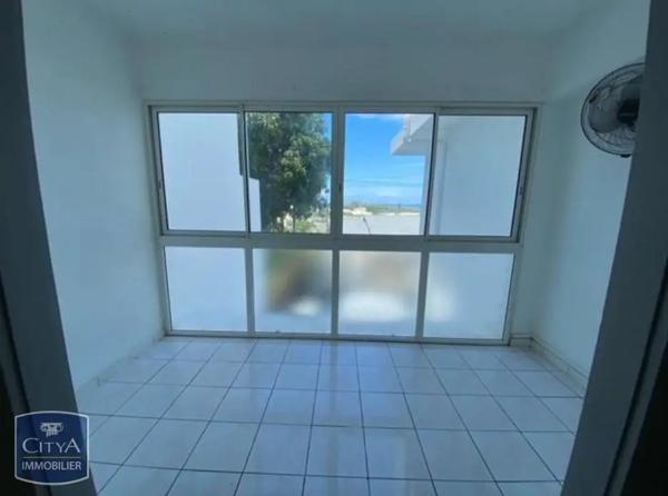 Appartement à louer 3 pièces 61.84m² Saint-Denis (97400)