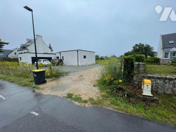 A Trégunc (Finistère Sud), pointe de Trévignon: 

Terrain à bâtir d'une surface de 724m2, via...