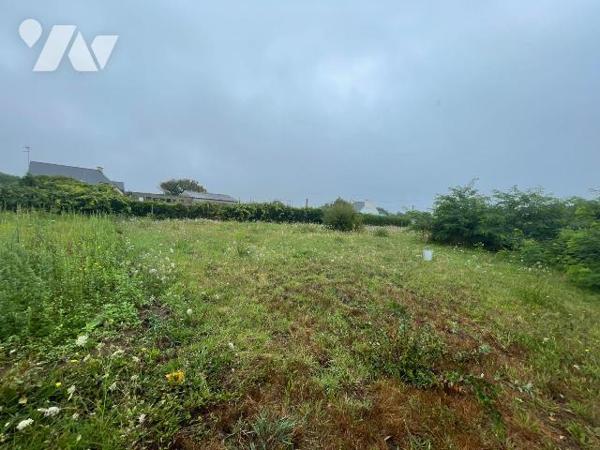 A Trégunc (Finistère Sud), pointe de Trévignon: 

Terrain à bâtir d'une surface de 724m2, via...