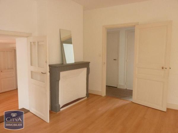 Appartement à louer 2 pièces 57.42m² Riom (63200)