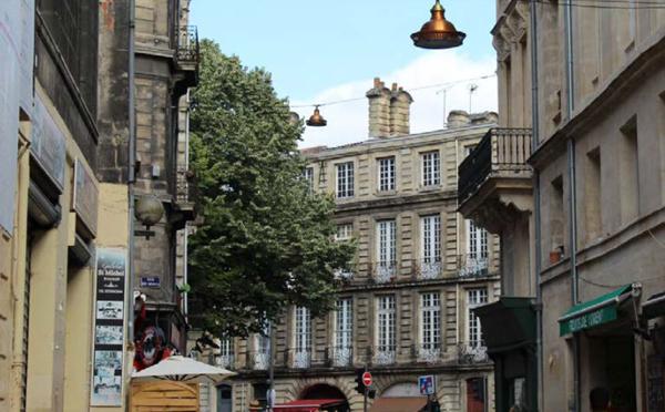 BORDEAUX SAINT-MICHEL - Immeuble à vendre commerces et appartements