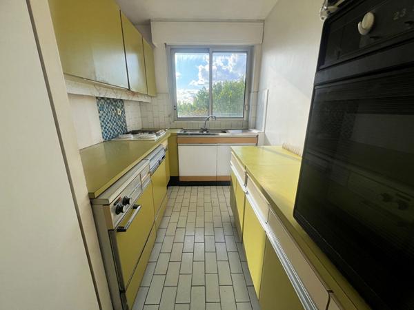 Dernier étage avec balcon et vue dégagée - 3 pièces lumineux à La Pie