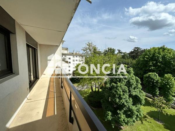 Location Appartement 2 pièces 50 m² - 81 RUE DES ORANGERS Bordeaux Cauderan 33200