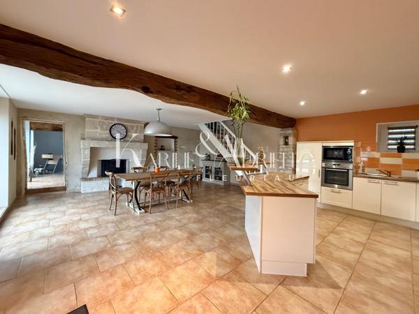 Charme et prestations confortables pour cette propriété en pierre