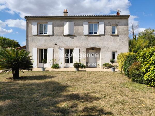 Maison à BEAUVAIS-SUR-MATHA, 17490 - 5 pièces 220m²