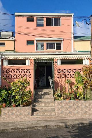 Cadre calme et volumes généreux pour cette maison familiale