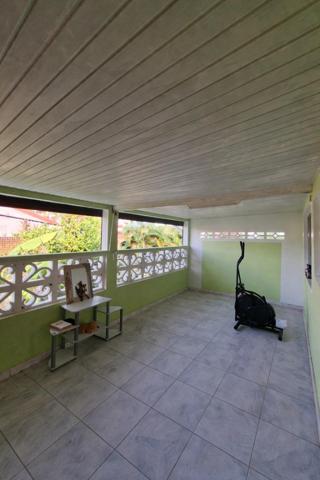 Cadre calme et volumes généreux pour cette maison familiale