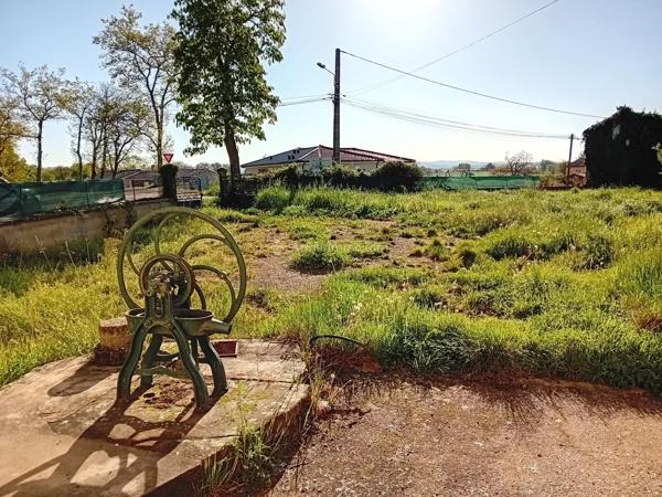 Vente                                                      Ferme
                        
                     3 pièces                      112 m2                     à Carmaux