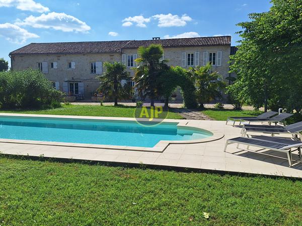 Vente maison Lesparre Medoc : 894 400 € - AJP Soulac Immobilier