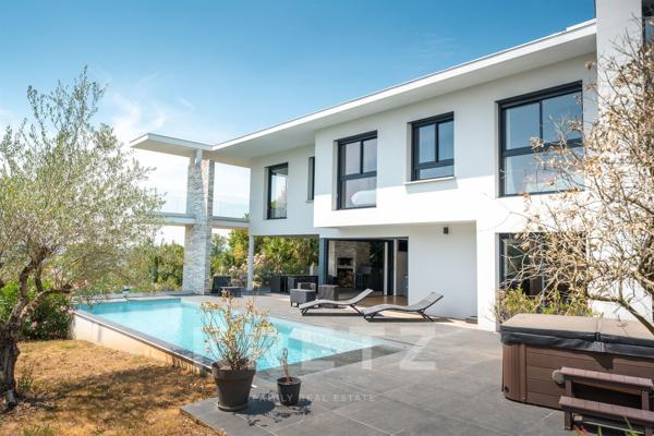 COUBLEVIE / VOIRON – Un Belvédère Contemporain d'Exception
