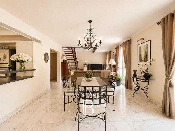 Lamorlaye, Maison  244 m² à vendre
