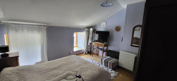 Ferrières-Saint-Mary (15170) Maison de village en pierre avec beaucoup de cachet au cœur de Ferrières-Saint-Mary (15)