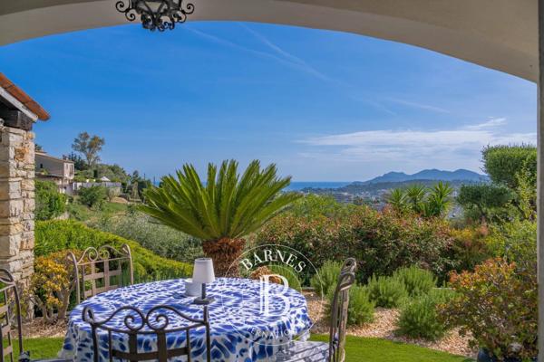 Mougins, Villa 4 Chambres -  198 m² à vendre