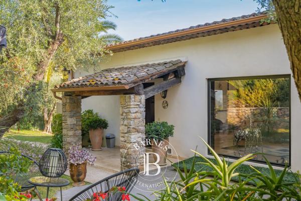 Mougins, Villa 4 Chambres -  198 m² à vendre