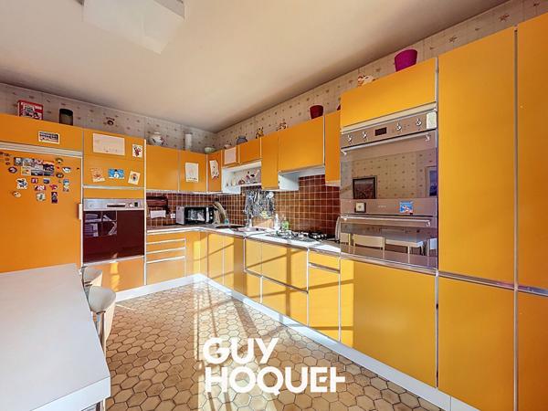 Maison Charnay Les Macon 8 pièce(s) 174 m2