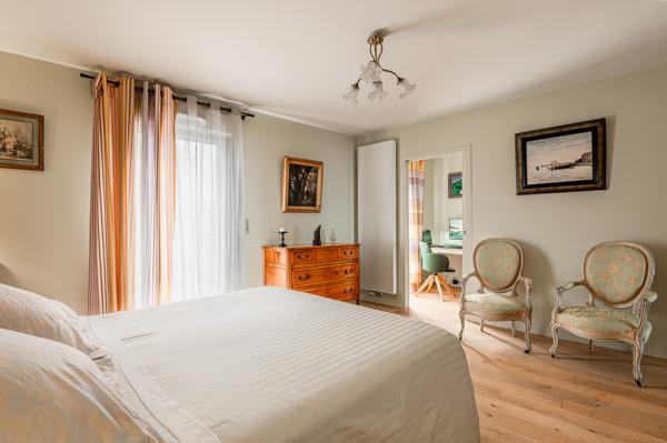 TRES BELLES PRESTATIONS POUR CET APPARTEMENT ETAT NEUF DE 16