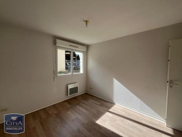 Appartement à louer 3 pièces 61.25m² Saint-Jean-d'Angély (17400)