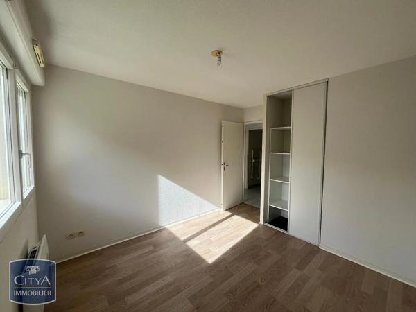 Appartement à louer 3 pièces 61.25m² Saint-Jean-d'Angély (17400)