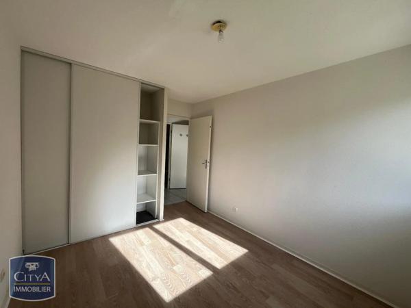 Appartement à louer 3 pièces 61.25m² Saint-Jean-d'Angély (17400)