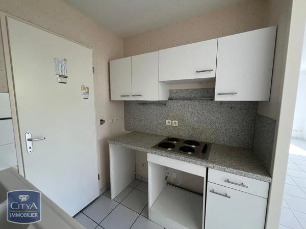 Appartement à louer 3 pièces 61.25m² Saint-Jean-d'Angély (17400)